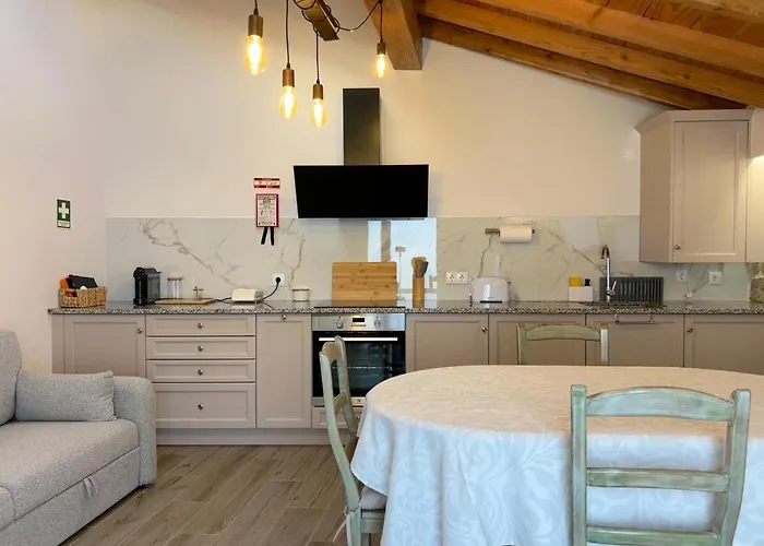 Casinha Do Palheiro T1-casinhas De Tras Eiras * Rabaçal