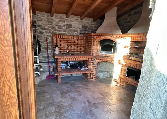 Casinha Do Palheiro T1-casinhas De Tras Eiras *